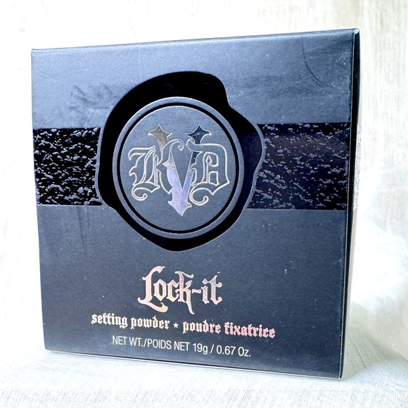 KVD Beauty 0.67 oz--Lock-It Lightweight Mattifying Setting Powder - Translucent - Picture 1 of 5